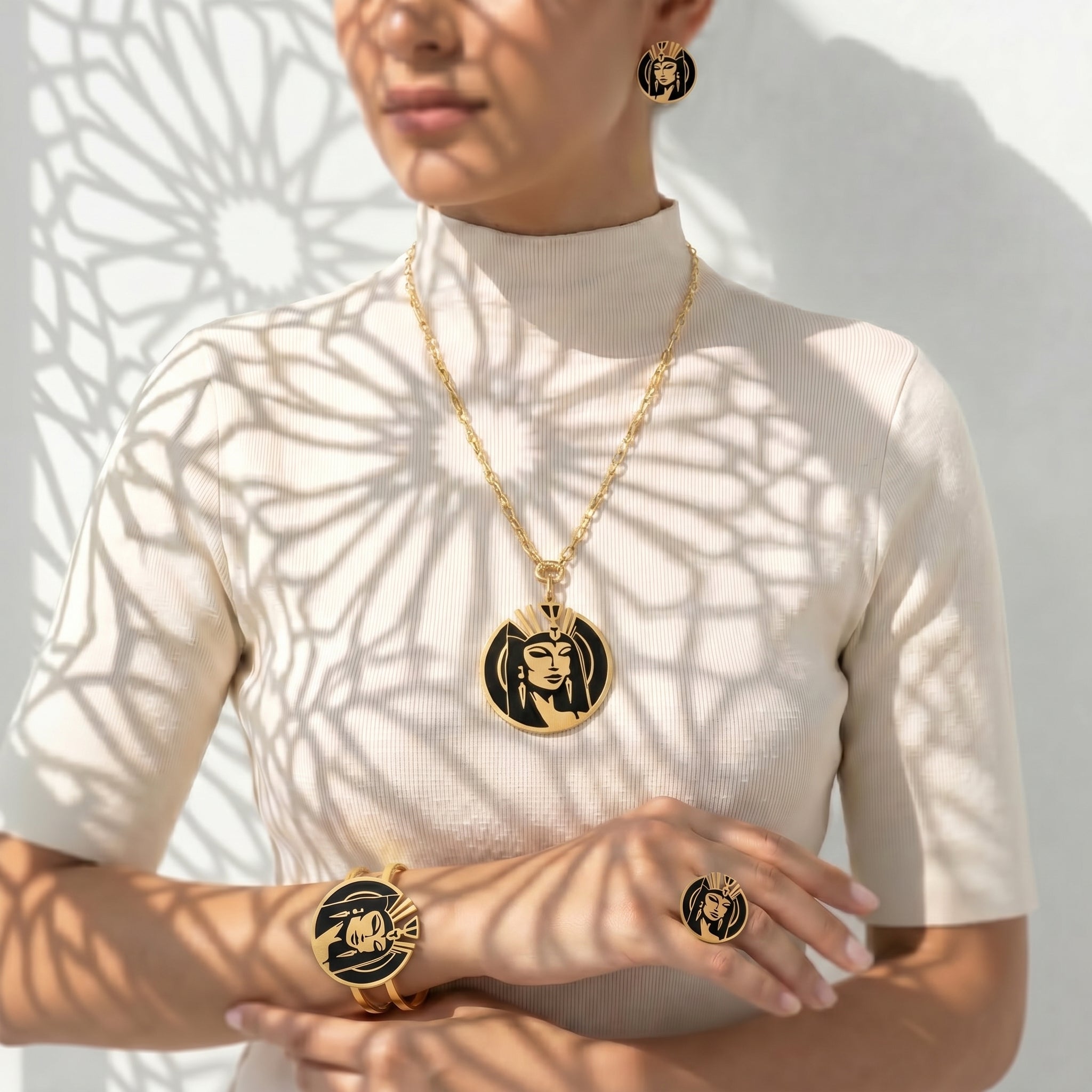 Nefertiti Noir Collection